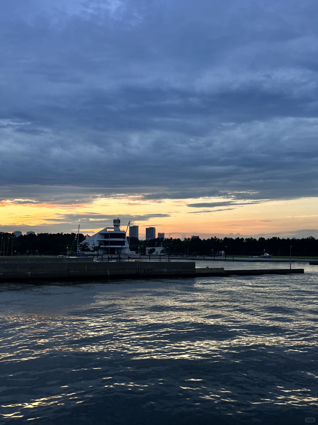 Tokyo-Chiba Inage Seaside Park，seeing the beautiful sunset