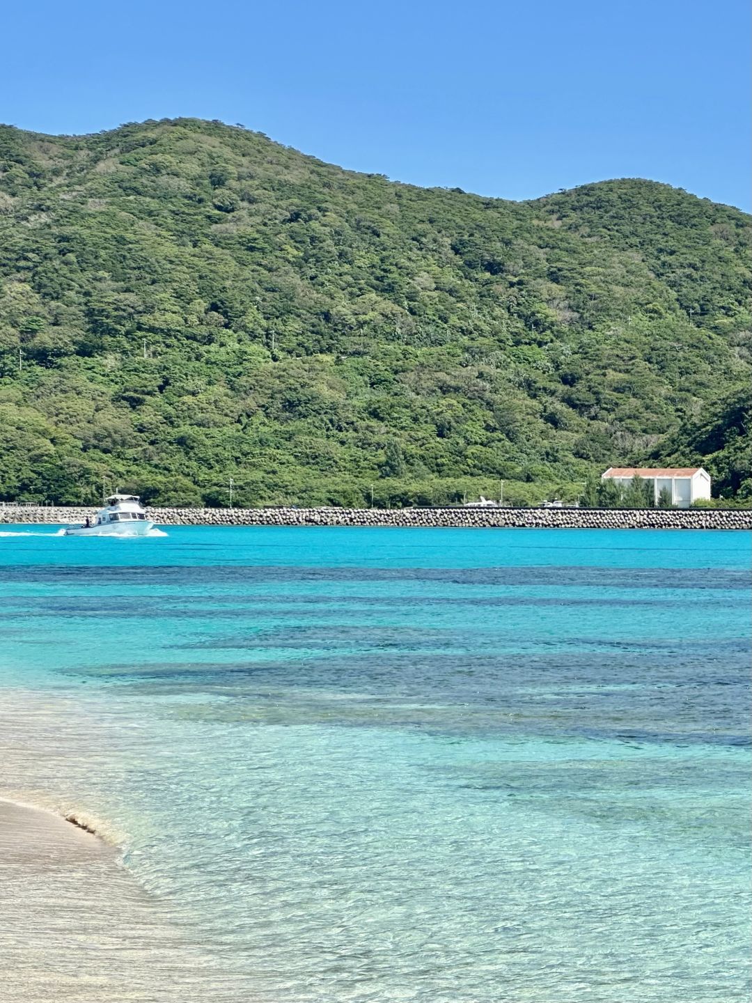 Okinawa-3-hour direct flight to the Glass Sea：Nagaru Island,Tokashiki Island and Zamami Island