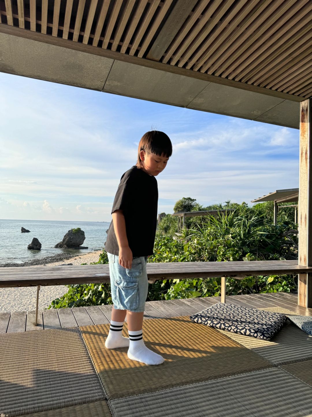 Okinawa-Aesthetic ceiling shop in Japan-luxury hotel developed by Hoshino Resorts