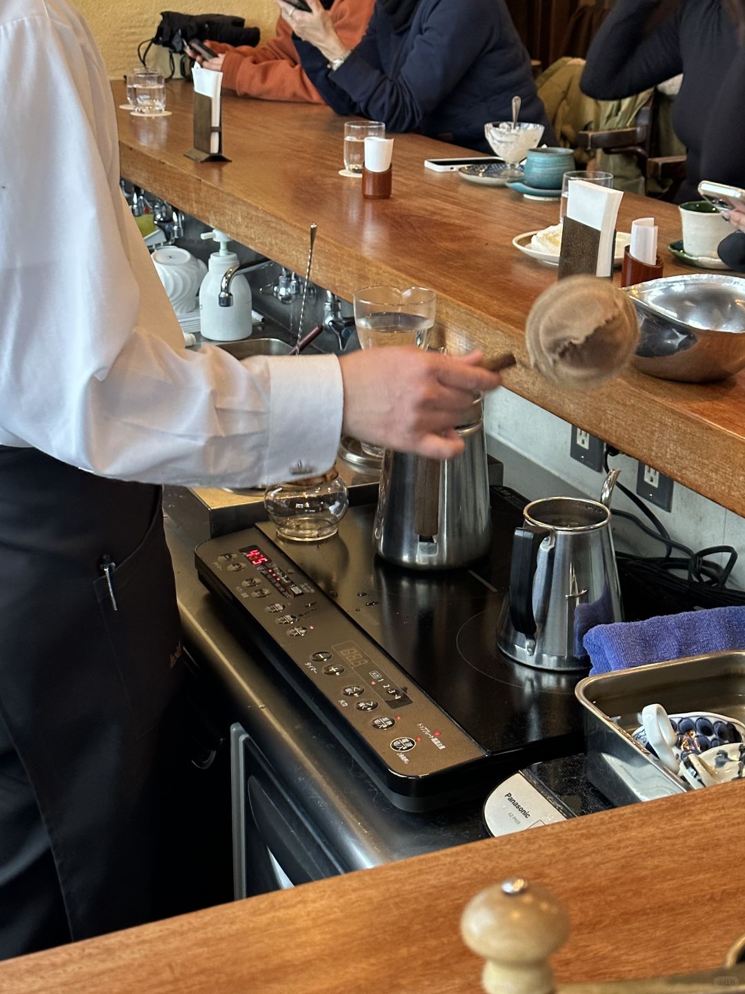 Sapporo/Hokkaido-Walk from  New Furano Prince Hotel to Forest Time,enjoy drinking a cup of coffee ground by yourself and the snow view