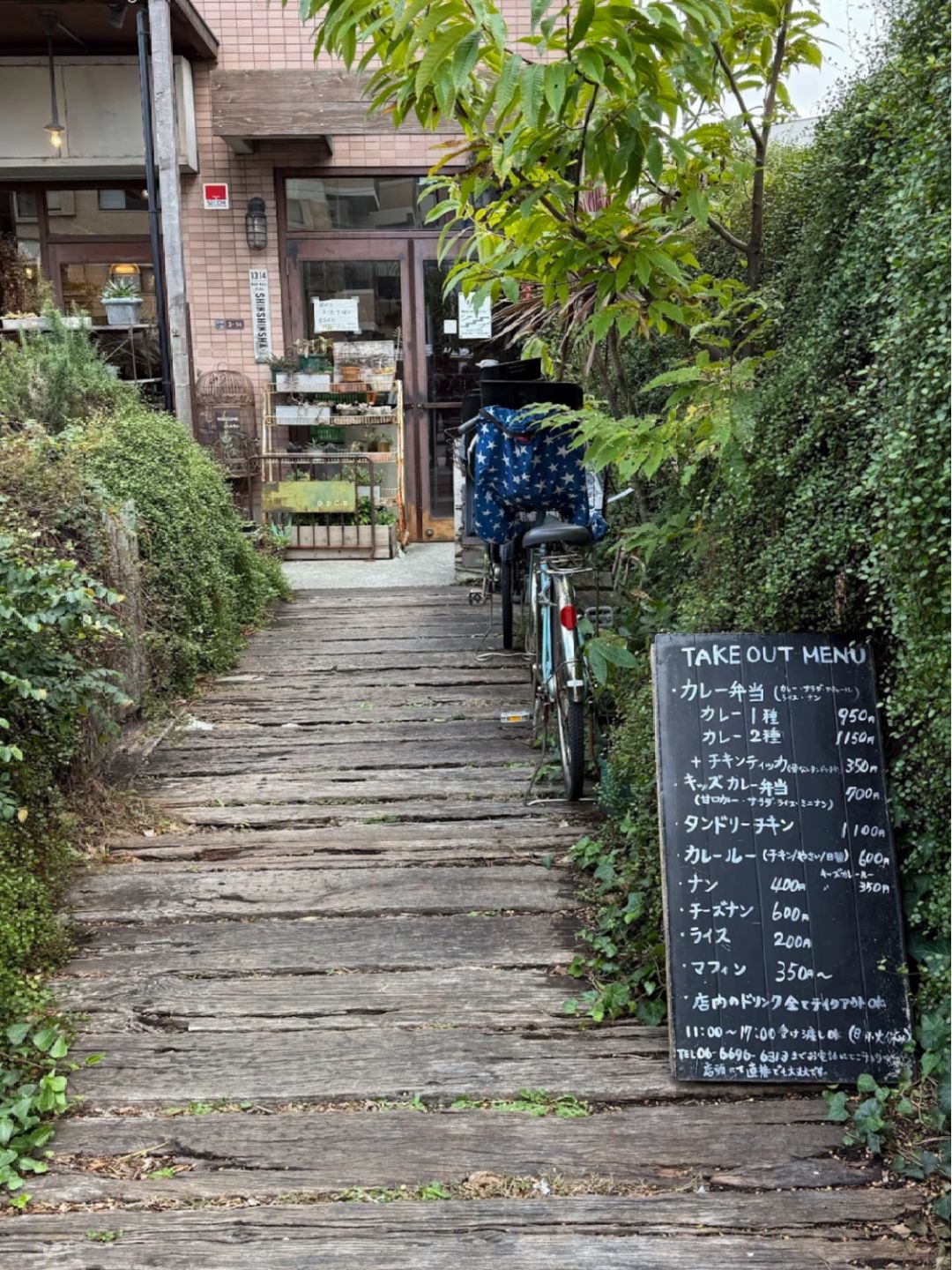 Osaka-Sensen Rong cafe,also a ceramics classroom with a super Christmas atmosphere in Osaka