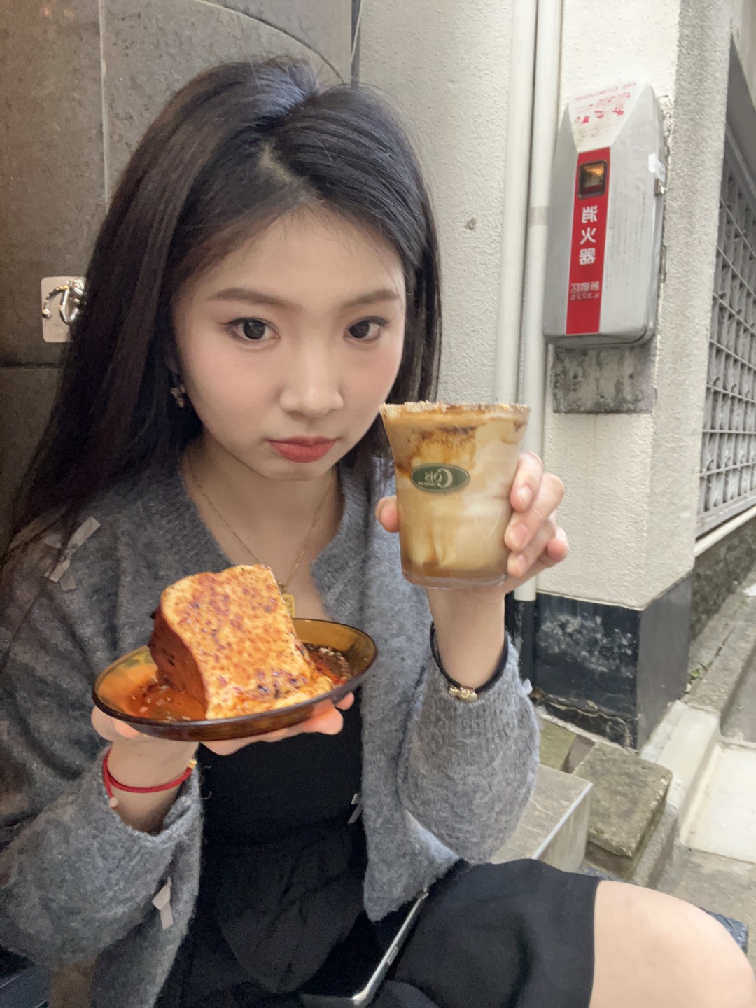 Tokyo-Cheesecake in front of National Garden of Shinjuku