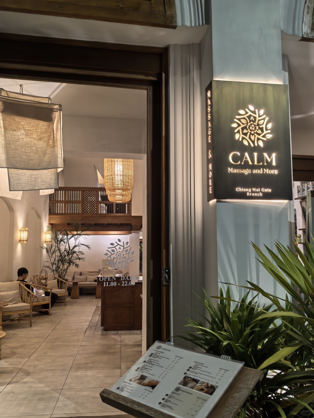 Chiang Mai-Calm Massage is a great massage shop in Chiang Mai Old Town, relaxing and comfortable