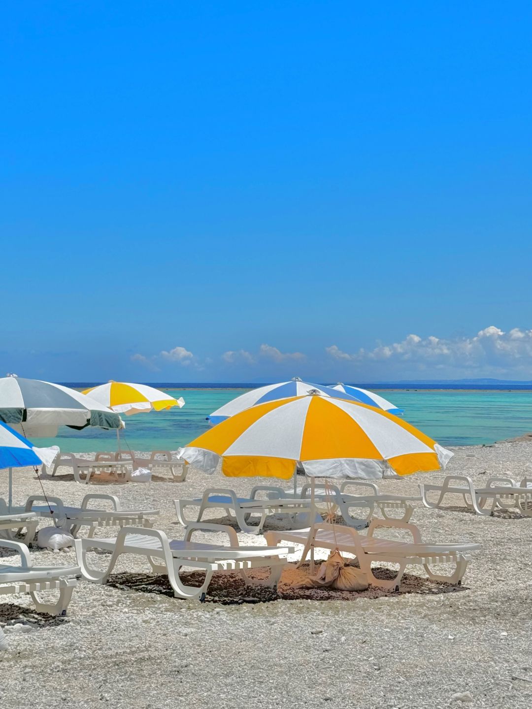 Okinawa-The sea in Nagaru Island has its own filter🏝️Clean and clear jelly s