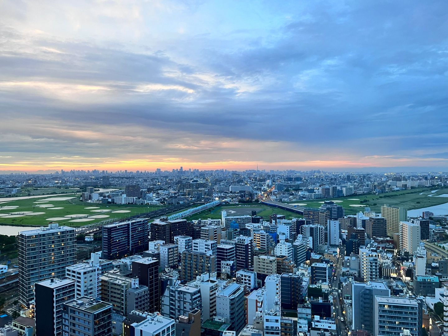 Tokyo-Have a visit to Kawasaki City Hall building, Tokyo Bay Area, Tokyo Twin Towers and Mount Fuji