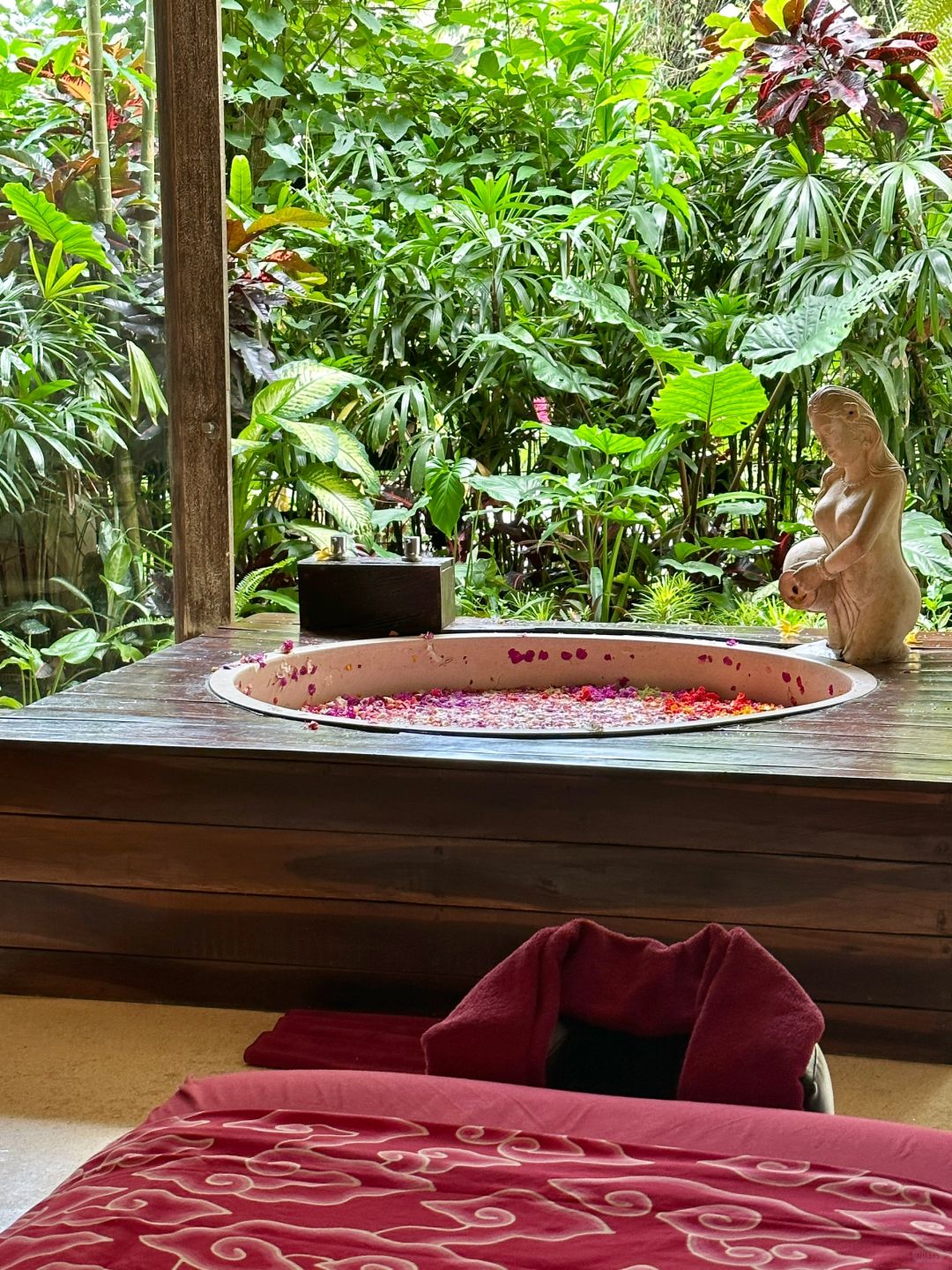 Bali-Kaveri Spa Flower Bath for Couples in Ubud, Bali, Do you want having sex in the bathtub?