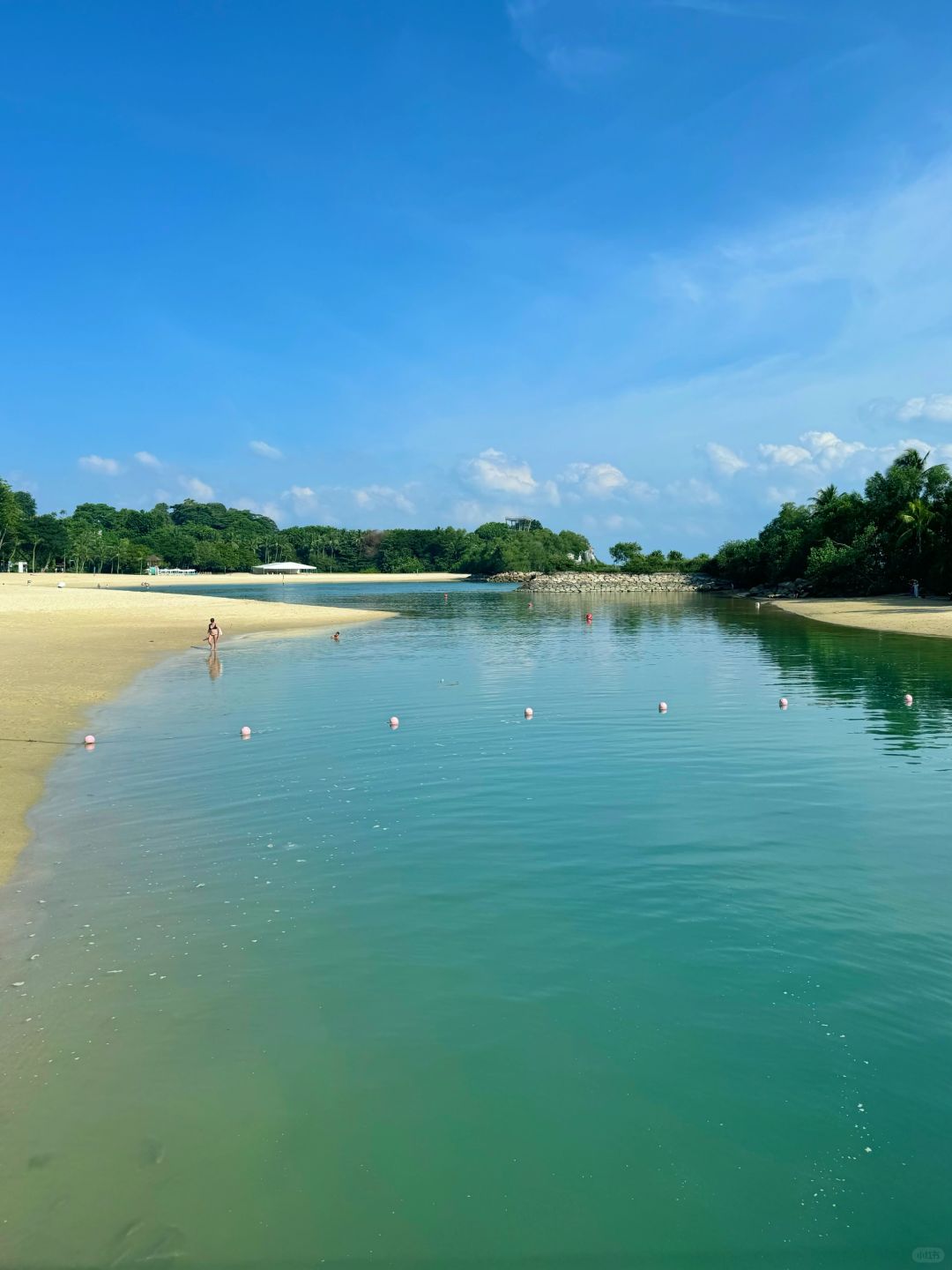 Singapore-Palawan Beach in Singapore feels like a vacation, overlooking Mount Faber and the Strait