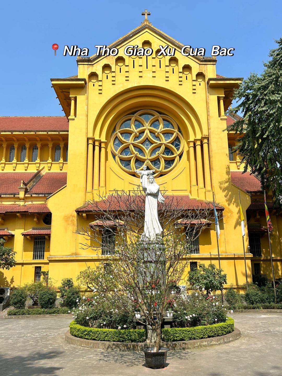 Hanoi-Hanoi City Walk Route. ⏰Dong Xuan Market, Train Street and St. Joseph's Cathedral