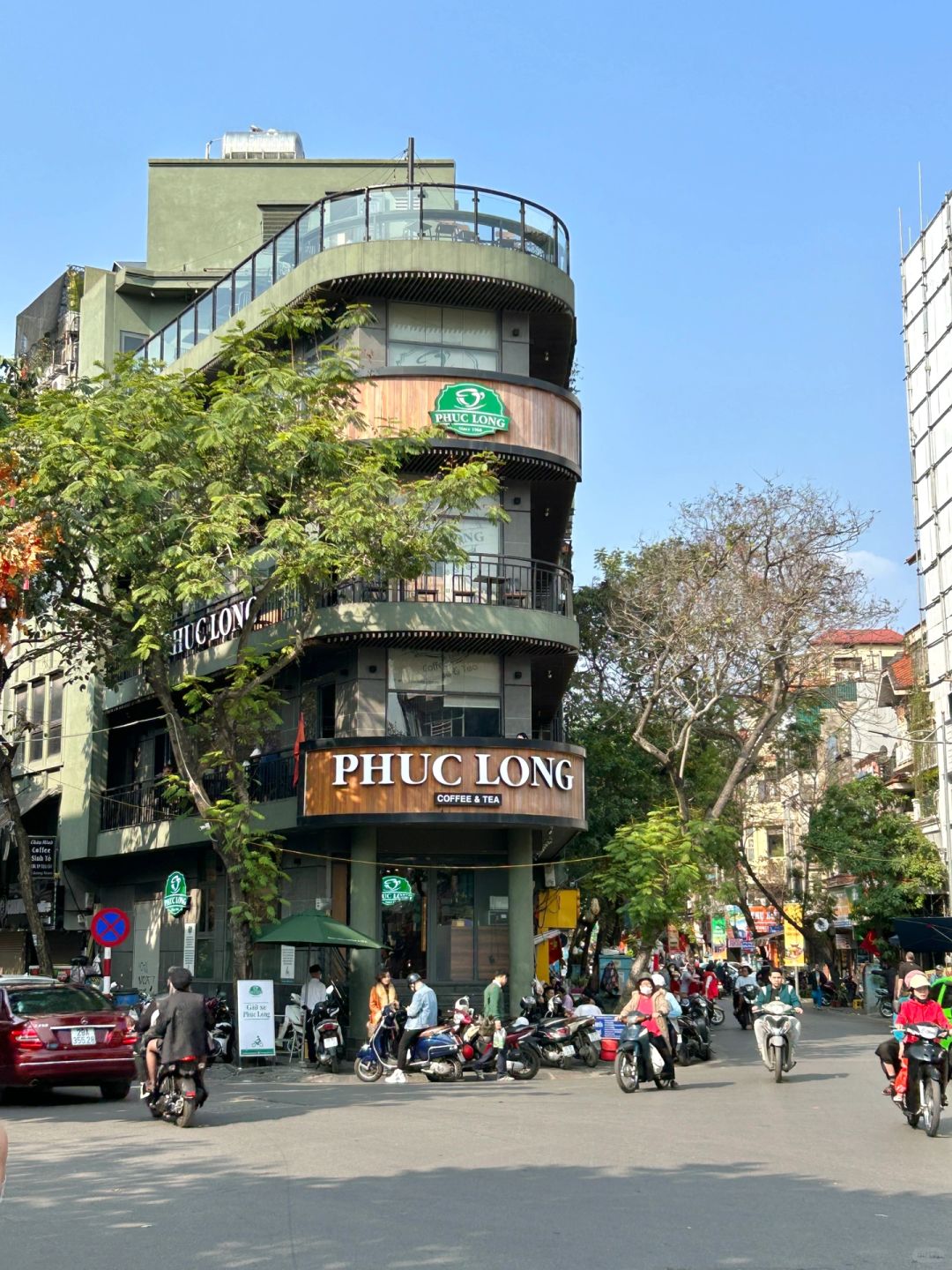 Hanoi-Hanoi City Walk Route. ⏰Dong Xuan Market, Train Street and St. Joseph's Cathedral