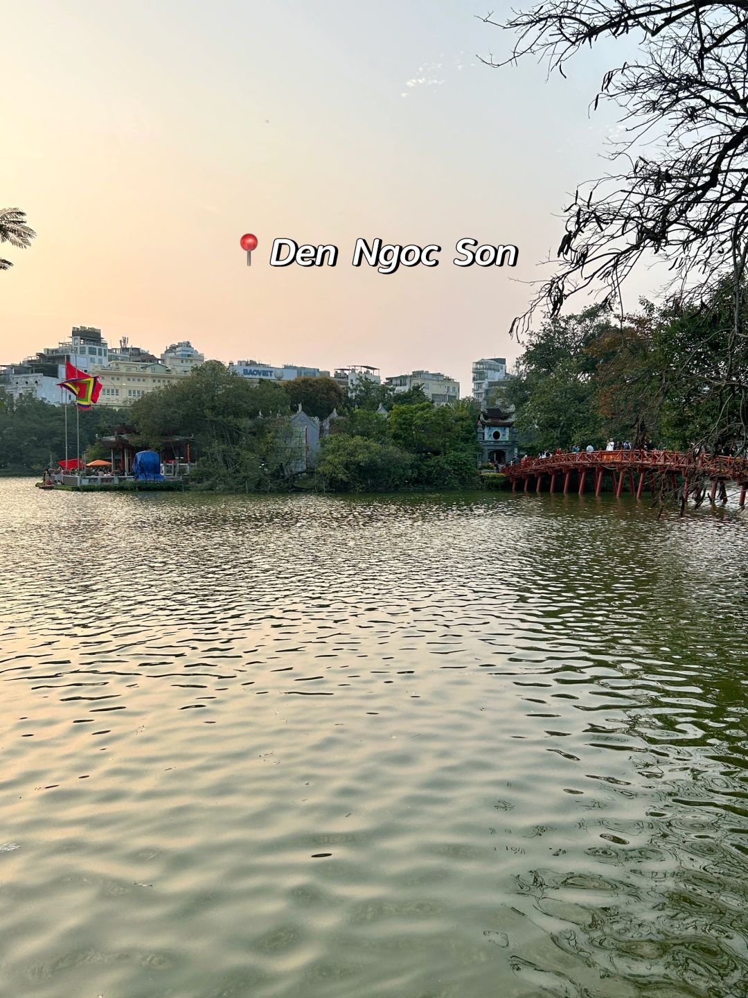 Hanoi-Hanoi City Walk Route. ⏰Dong Xuan Market, Train Street and St. Joseph's Cathedral