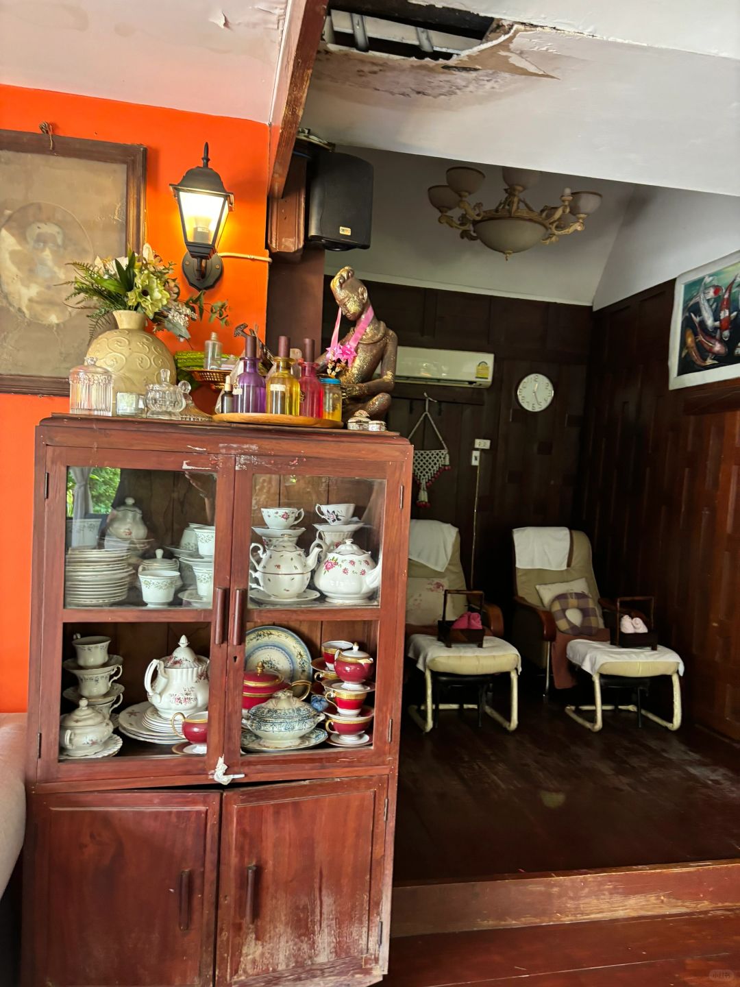 Hua Hin-Ruen Boran Thai Massage, a century-old herbal body and foot massage in Hua Hin