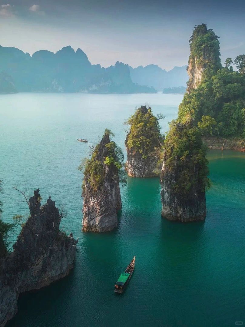 Phuket-Khao Sok National Park, Phuket, 🚶‍♂ the oldest tropical rainforest in Thailand