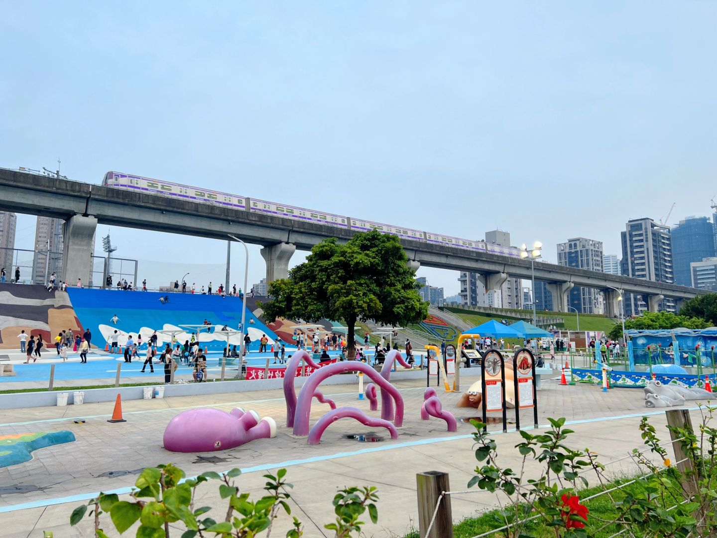 Taiwan-New Taipei City Metropolitan Park, Taiwan's largest all-age inclusive embankment slide park