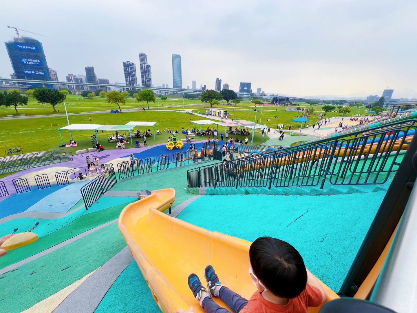 Taiwan-New Taipei City Metropolitan Park, Taiwan's largest all-age inclusive embankment slide park