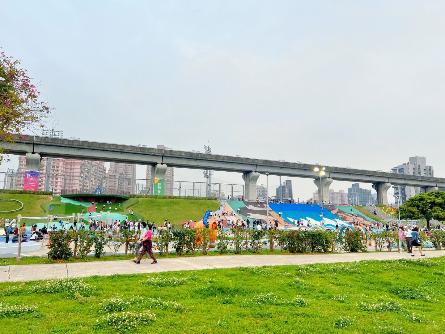 Taiwan-New Taipei City Metropolitan Park, Taiwan's largest all-age inclusive embankment slide park