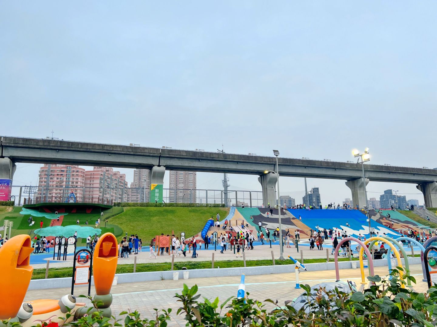 Taiwan-New Taipei City Metropolitan Park, Taiwan's largest all-age inclusive embankment slide park