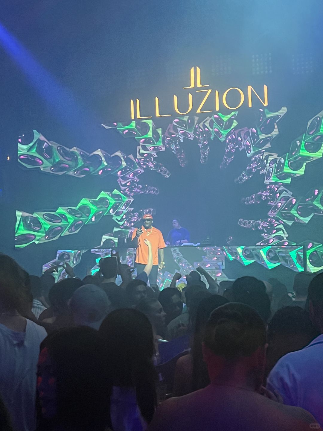 Krabi-Illuzion Nightclub in Krabi, DJ HENRI PFR has amazing performances every night