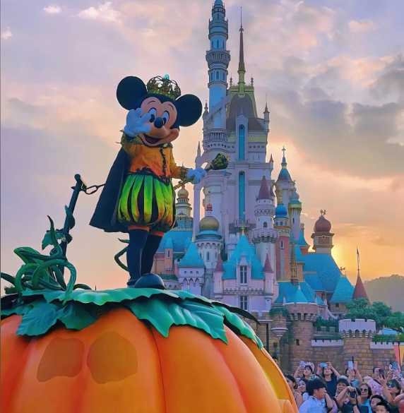 Hong kong-2024 Hong Kong Disney Halloween Event Guide, Mickey Halloween Street Party Float Parade