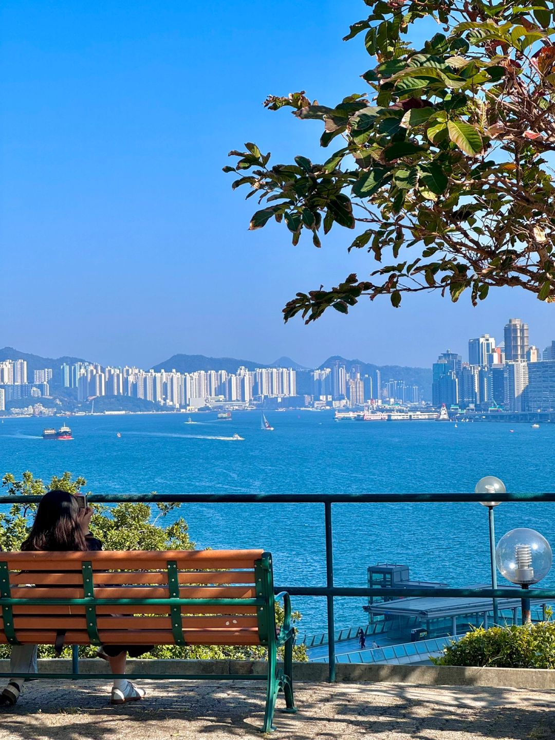 Hong kong-Signal Hill Garden in Tsim Sha Tsui great view of the sea and is suitable for couples to date