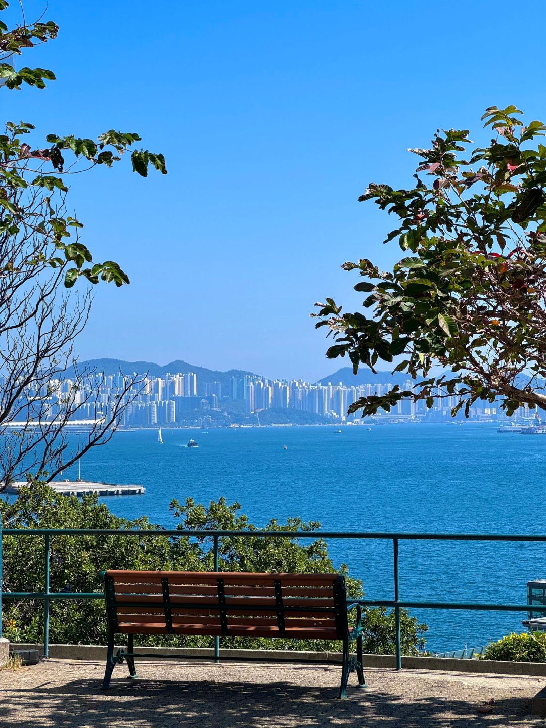 Hong kong-Signal Hill Garden in Tsim Sha Tsui great view of the sea and is suitable for couples to date