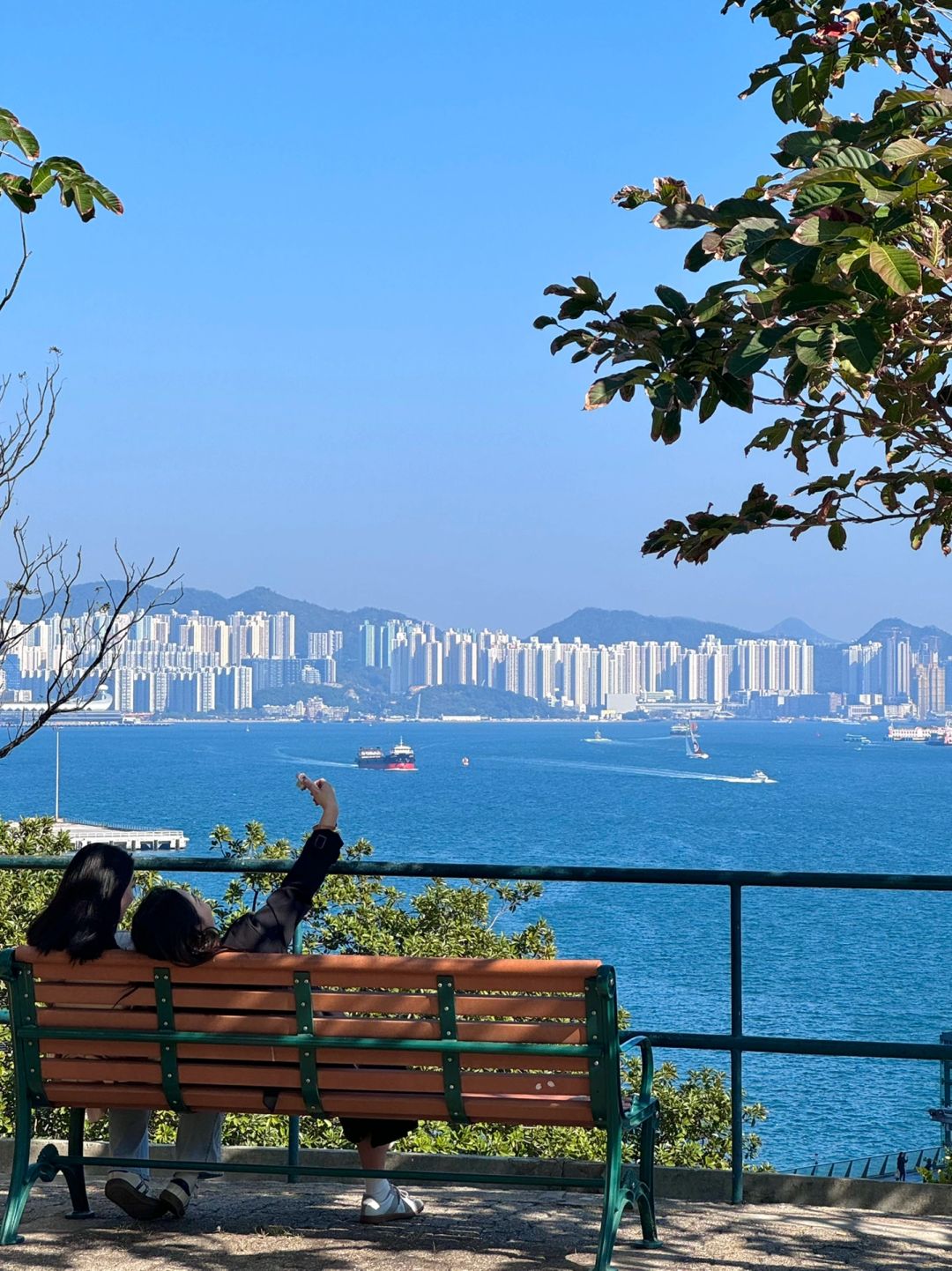 Hong kong-Signal Hill Garden in Tsim Sha Tsui great view of the sea and is suitable for couples to date