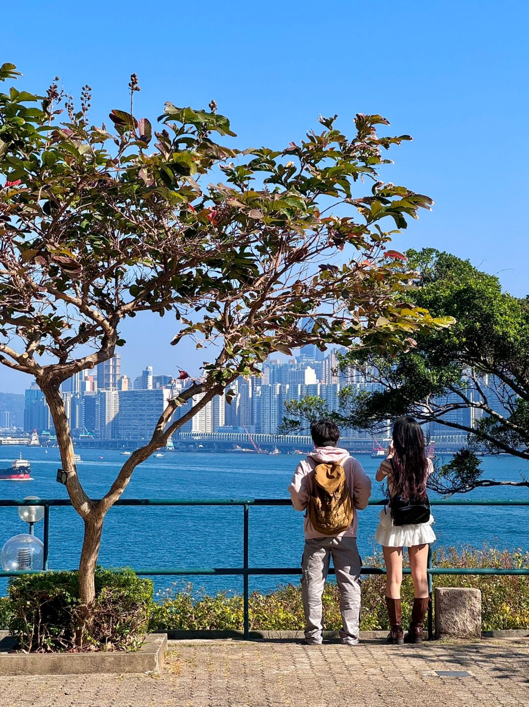 Hong kong-Signal Hill Garden in Tsim Sha Tsui great view of the sea and is suitable for couples to date