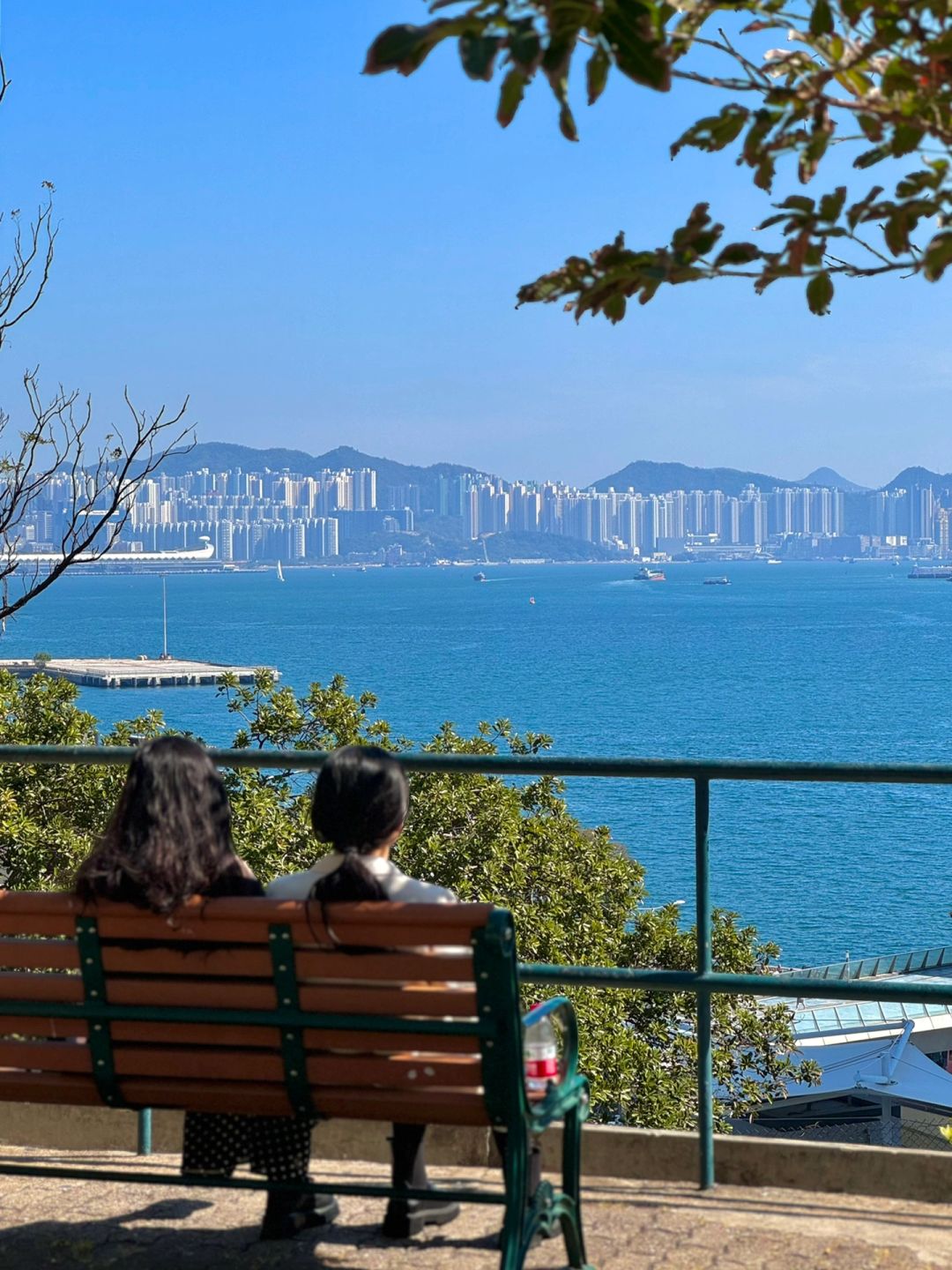 Hong kong-Signal Hill Garden in Tsim Sha Tsui great view of the sea and is suitable for couples to date