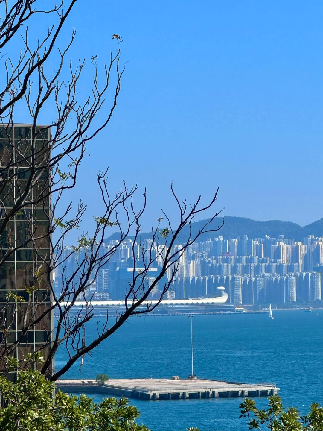 Hong kong-Signal Hill Garden in Tsim Sha Tsui great view of the sea and is suitable for couples to date