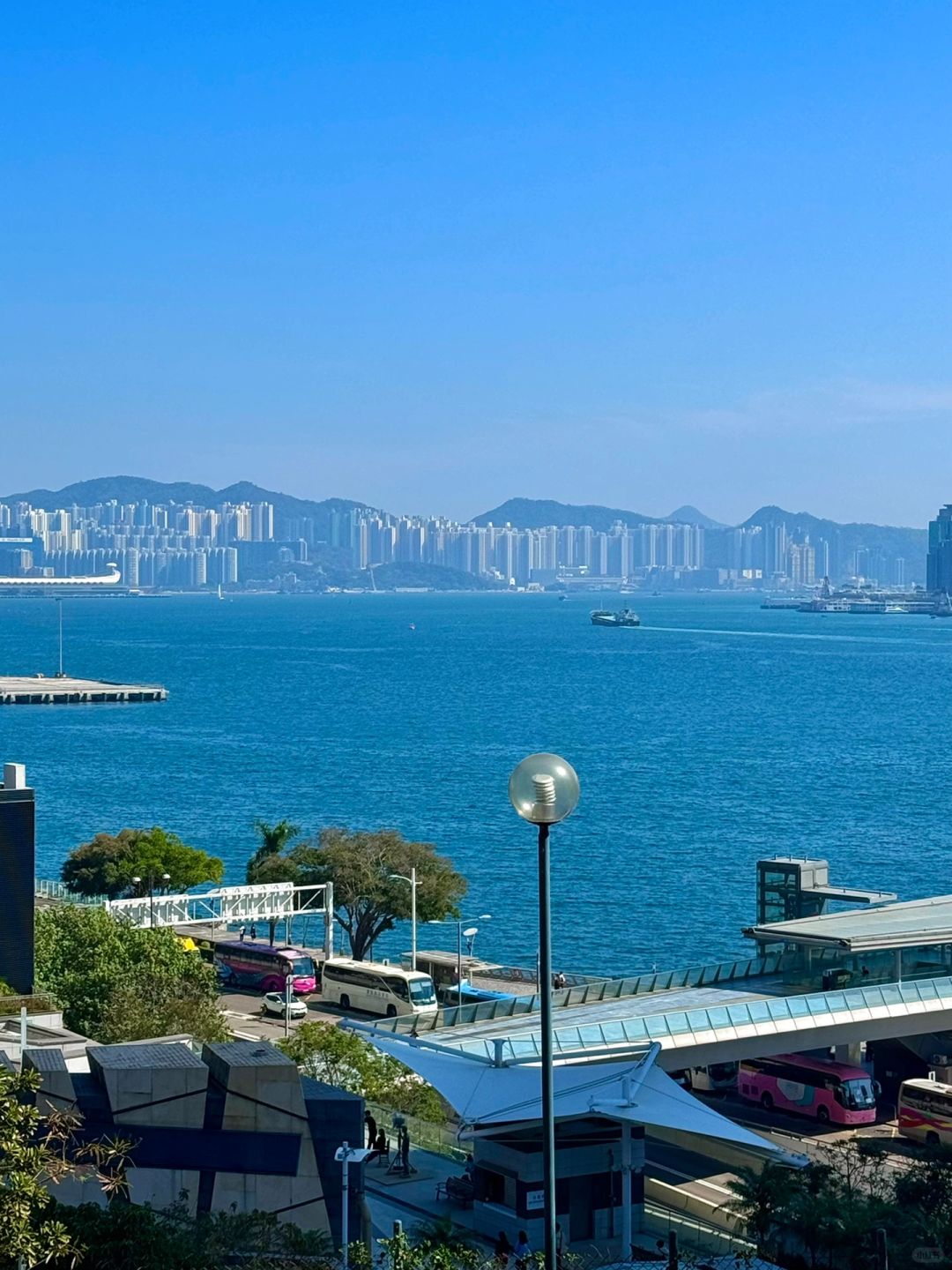 Hong kong-Signal Hill Garden in Tsim Sha Tsui great view of the sea and is suitable for couples to date