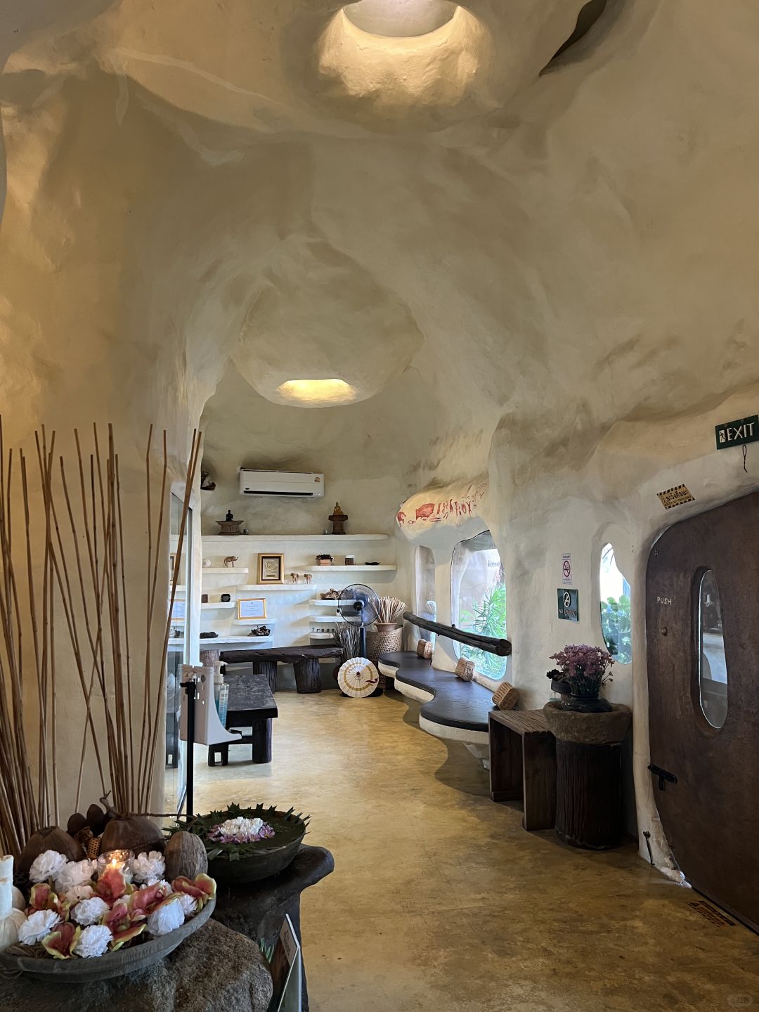 Chiang Mai-Srimantra Spa, Chiang Mai cave-style massage shop, Try full body scrub and rose milk bath