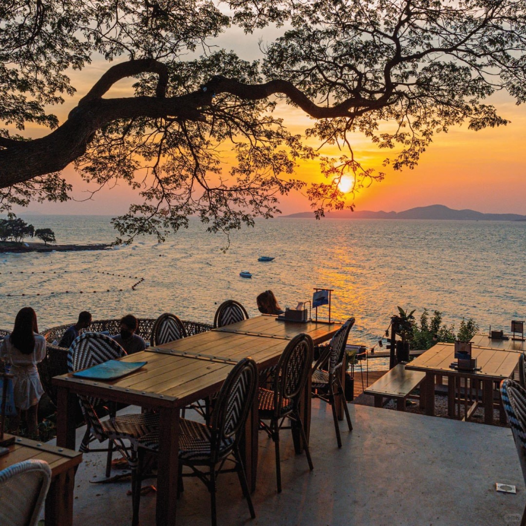 Pattaya-Top 5 restaurants with the best sunsets in Pattaya: 3 Mermaids, House of Benedict and Cave Beach Club