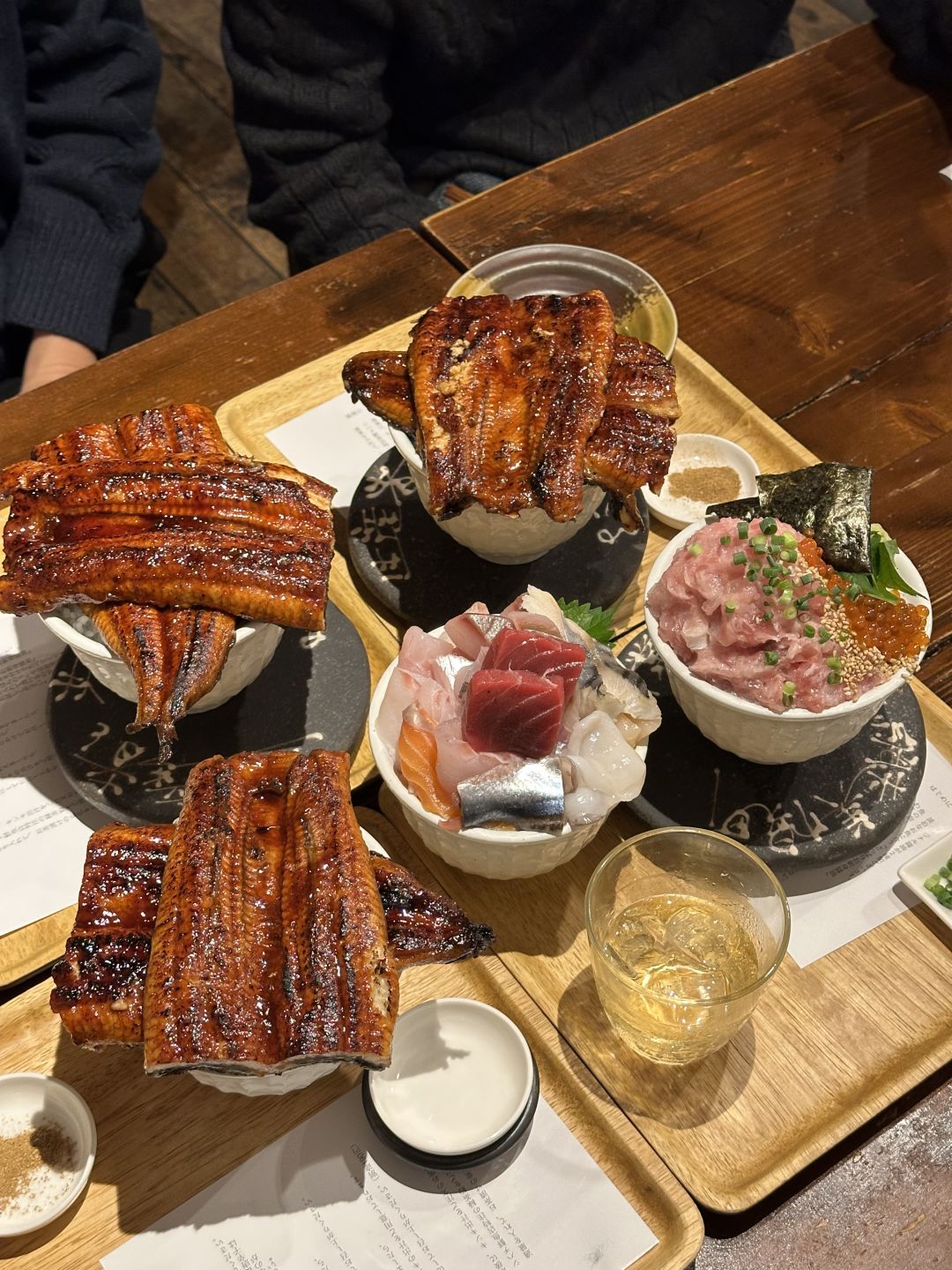 Sapporo/Hokkaido-Shihachi Fresh Fish Store, Sapporo, Hokkaido, cheap delicious eel rice and sashimi fans