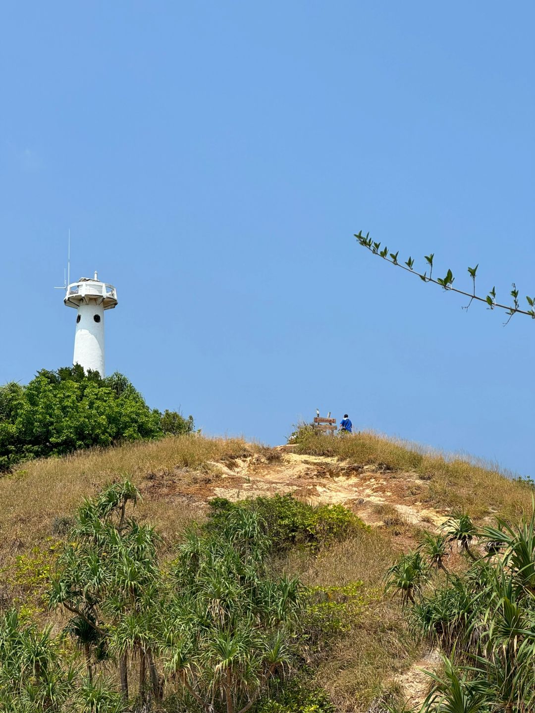 Krabi-Krabi Lanta Island National Park, hiking to see lighthouses, monkeys and lizards