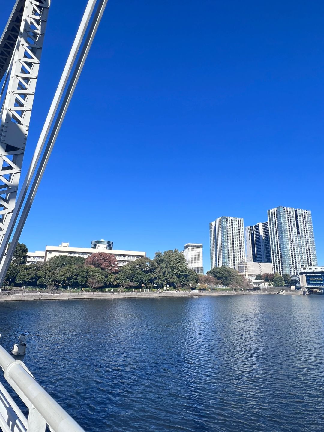 Tokyo-Breadworks x Lily Cakes, Shinagawa, Tokyo, a cafe with beautiful view on the canal