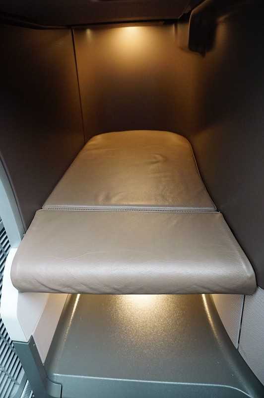 Singapore-Singapore Airlines Bangkok-Singapore 787-10 Dreamliner Business Class First Experience (SQ983 BKK-SIN)