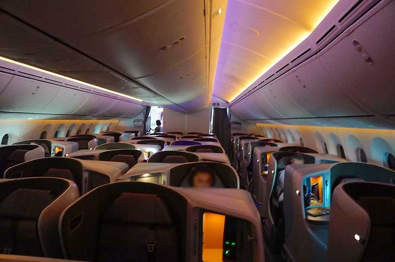 Singapore-Singapore Airlines Bangkok-Singapore 787-10 Dreamliner Business Class First Experience (SQ983 BKK-SIN)