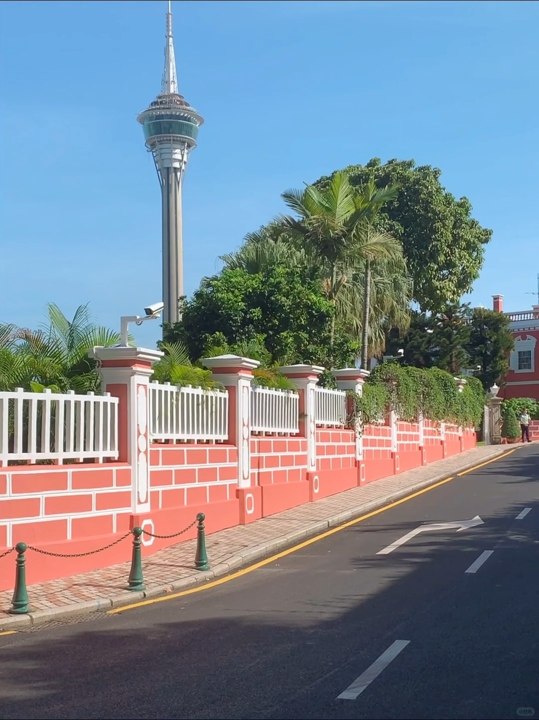 Macao-City Walk in Yiwan Alley, Macau Peninsula, Fairytale path leading to a pink house by the sea