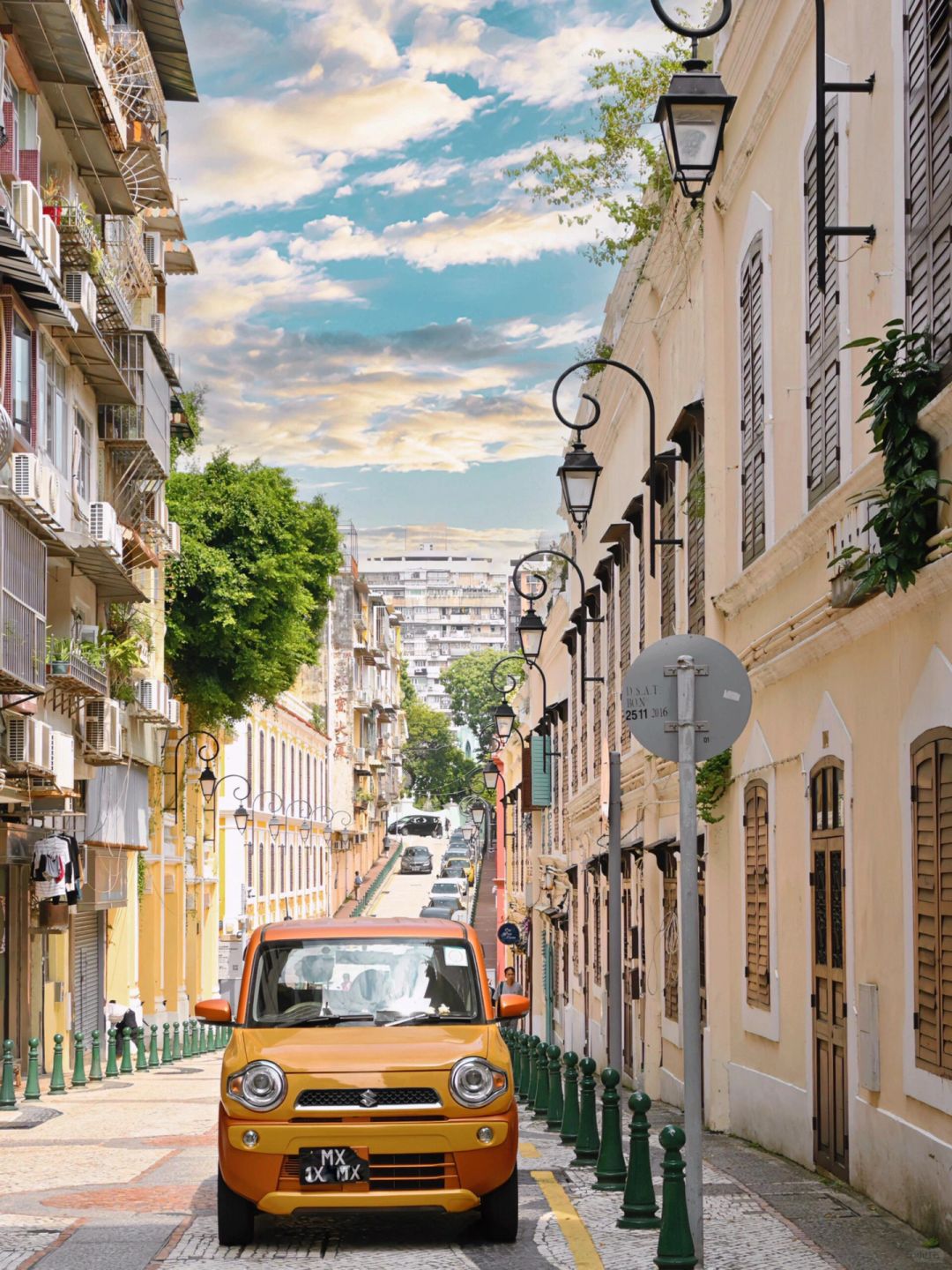 Macao-City Walk in Yiwan Alley, Macau Peninsula, Fairytale path leading to a pink house by the sea