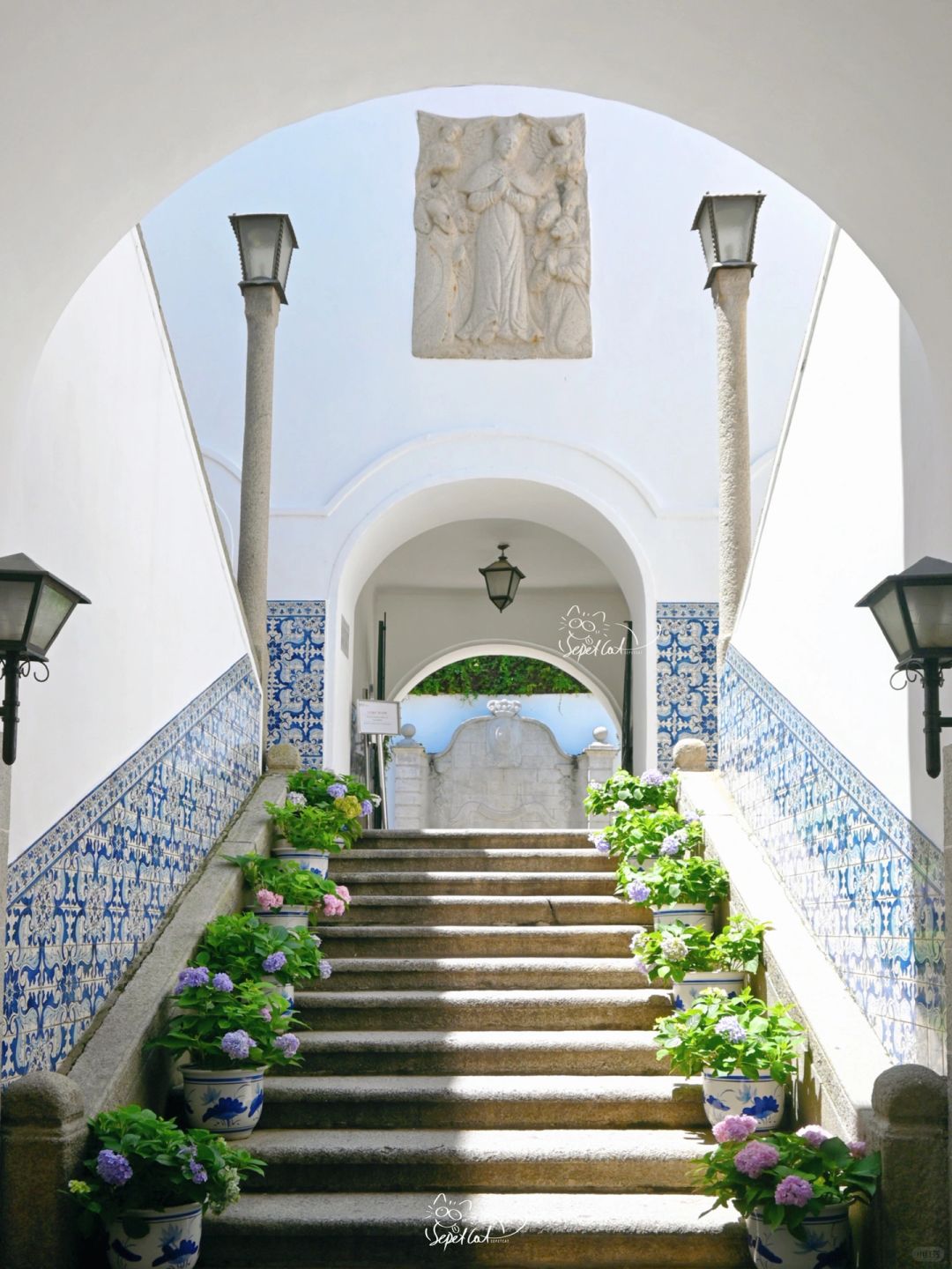 Macao-City Walk in Yiwan Alley, Macau Peninsula, Fairytale path leading to a pink house by the sea