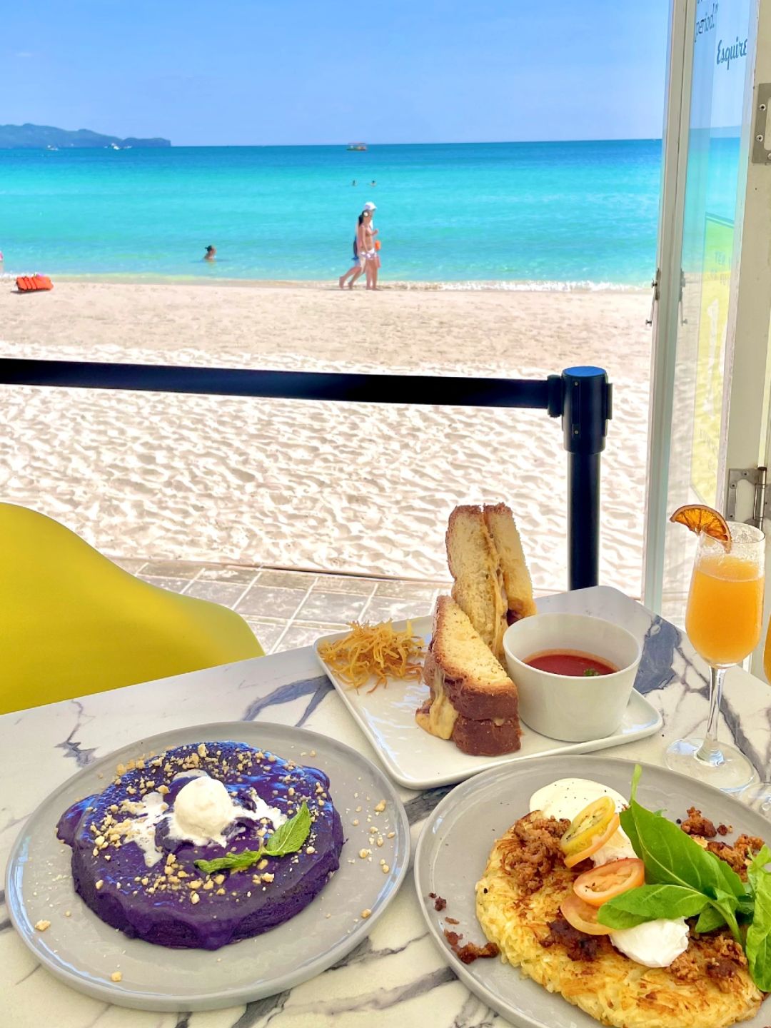 Boracay-Boracay food guide. Reviews of restaurants such as jolibee, Aria cucina italiana, Andok's