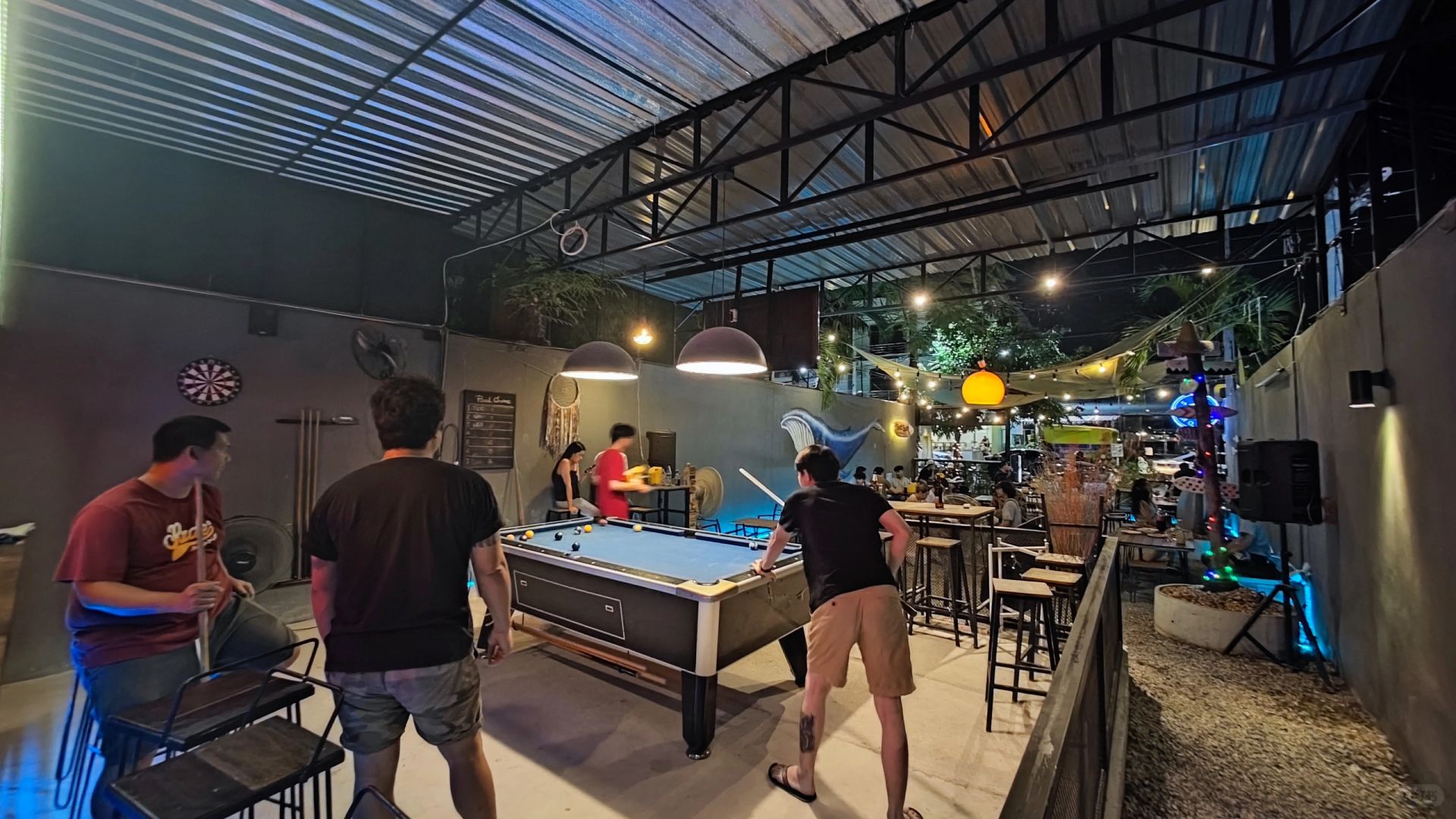 Hua Hin-SeaMore Club surf-themed bar in Hua Hin, free billiards and delicious grilled meatballs