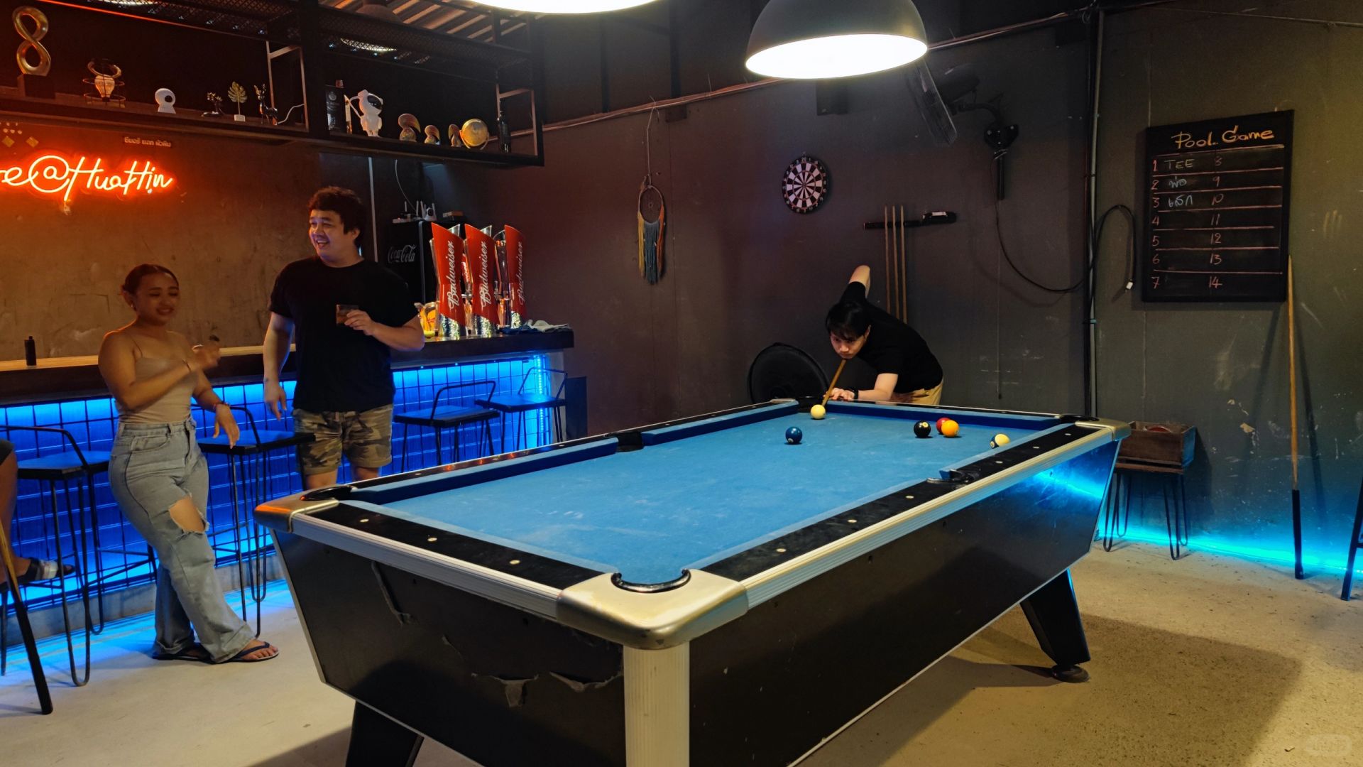 Hua Hin-SeaMore Club surf-themed bar in Hua Hin, free billiards and delicious grilled meatballs