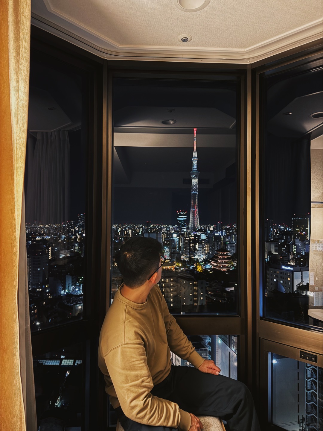 Tokyo-Asakusa View Hotel next to Sensoji Temple, you can see the Tokyo Skytree from your room