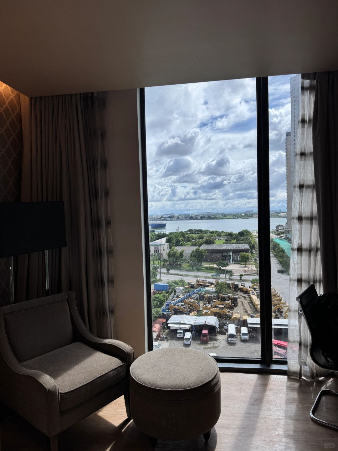 Cebu-Bai Hotel, 4 km from Cebu Airport, large rooms with good views, clean and sanitary