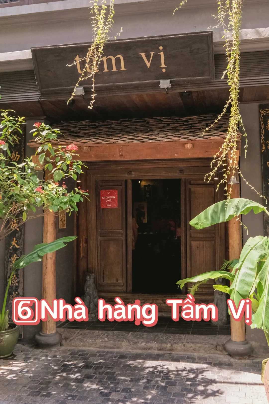 Hanoi-A beautiful collection of small food shops in Hanoi, everything is delicious and has Vietnamese style