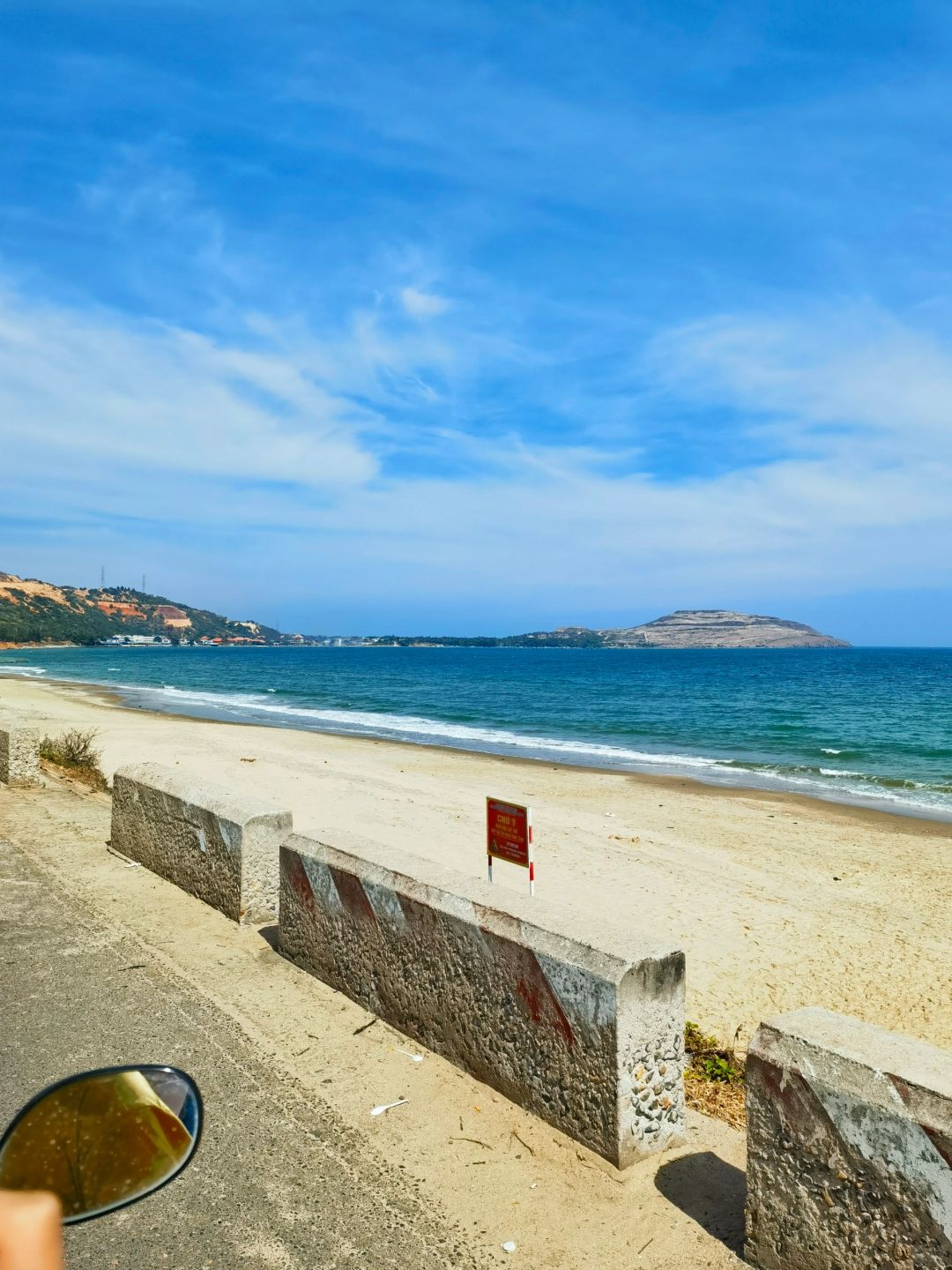 Ho Chi Minh-The small fishing village of Mui Ne in Vietnam, the entire sea area is very well protected