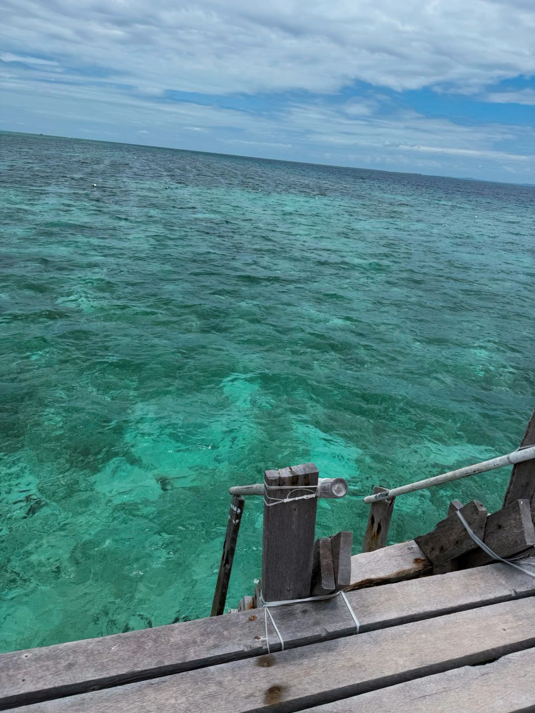 Cebu-Cebu Island Hopping Charter Boat Eating Mantis Shrimp Snorkeling/Eating Durian in the Market