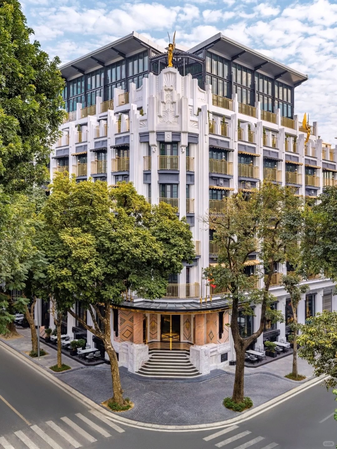 Hanoi-Capella Hanoi, a former French colonial building, carries dreams and emotional stories