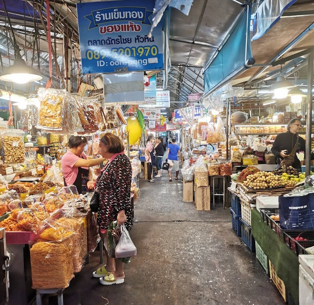 Hua Hin-Where is the most lively place in Hua Hin? Answer: The wet market and the night market