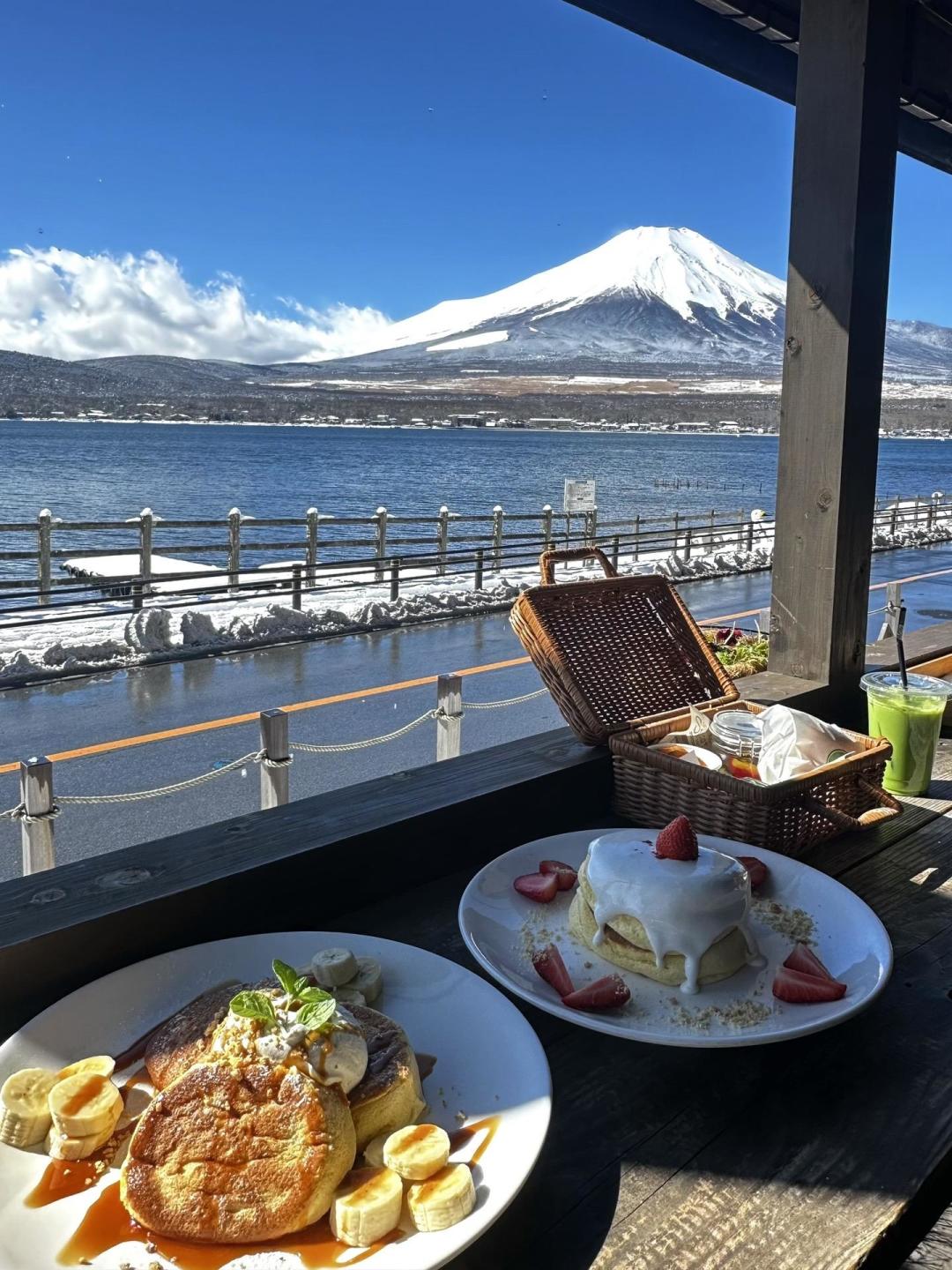 Tokyo-Traveling in Tokyo, collecting different angles of Mount Fuji, it is beautiful all year round